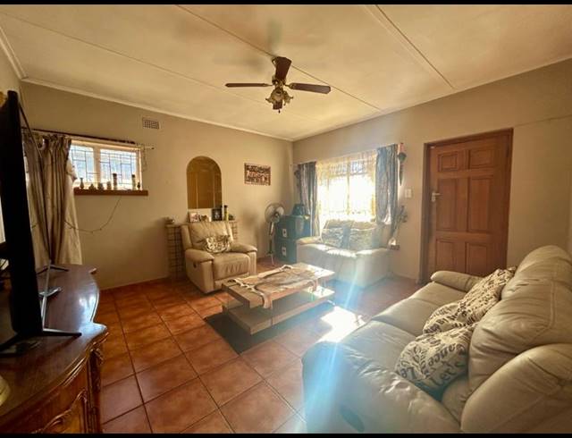 3 BEDROOM HOUSE FOR SALE IN VANDERBIJLPARK CW 1